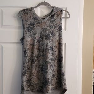 Maurice's hooded tunic